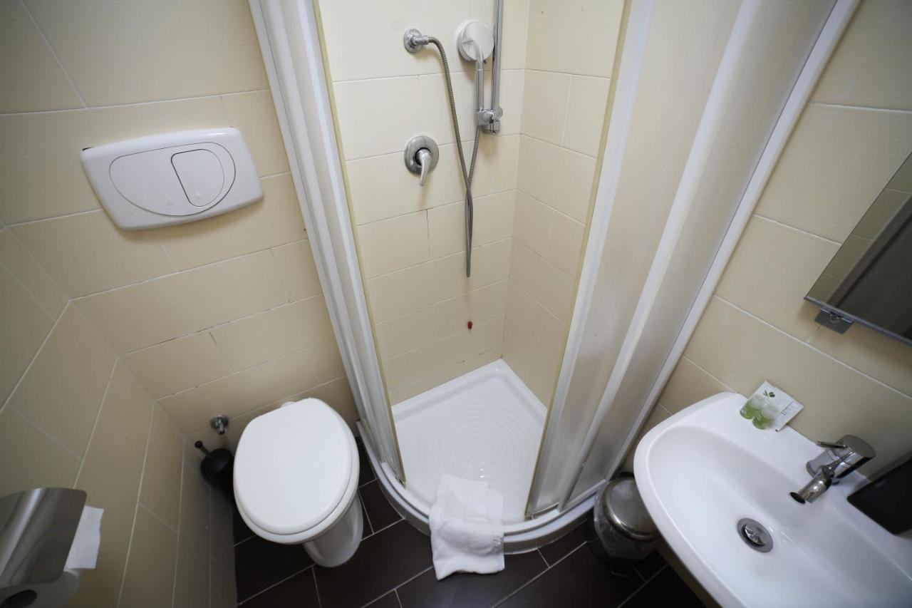 Kaydee Guesthouse روما المظهر الخارجي الصورة